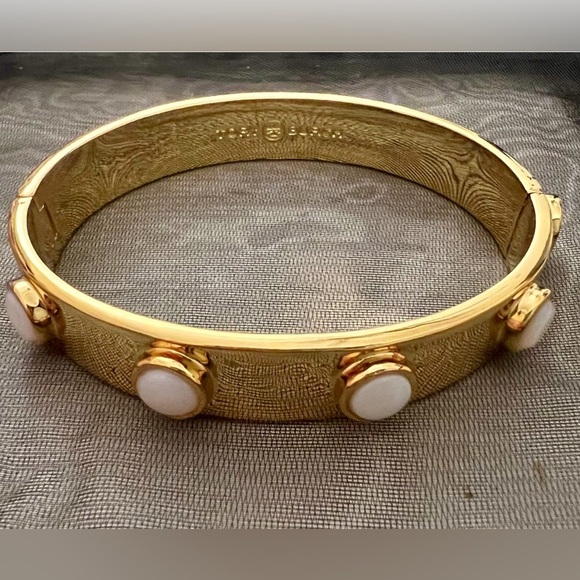 š Tory Burch Authentic Bracelet At Awesome Prices To Buy Now & Save - Picture 4 of 14